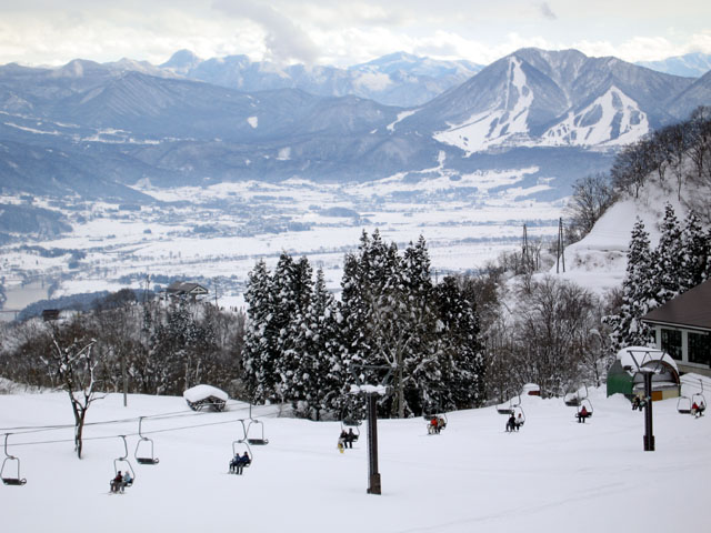 長野県　戸狩温泉スキー場　とんだいら見晴らしコースからの展望